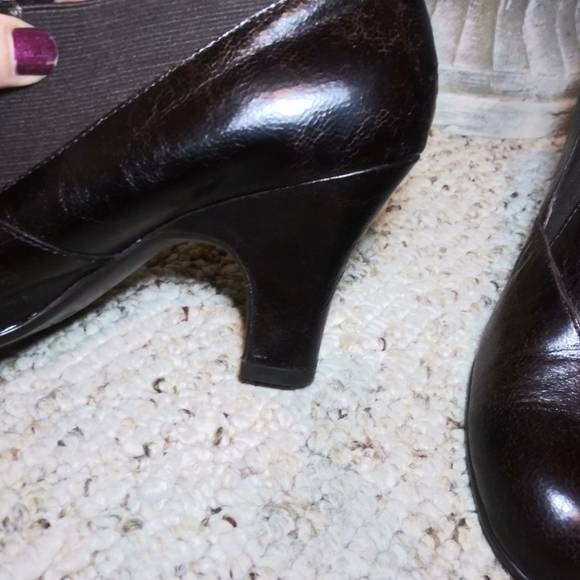 Aerosoles Besotted Brown Victorian, Steampunk Style Distressed Leather Shootie - Picture 6 of 9